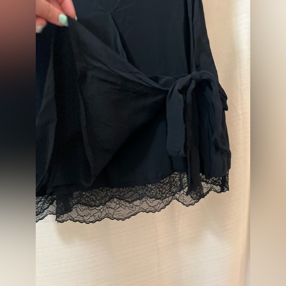 ⚫️ BOGO Zara black sleeveless wrap shirt lace detail size xs - Picture 3 of 7